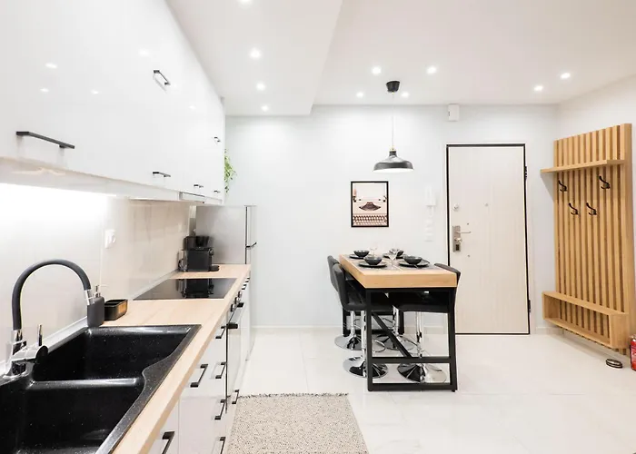F & B Collection - Center Hidden Gem *